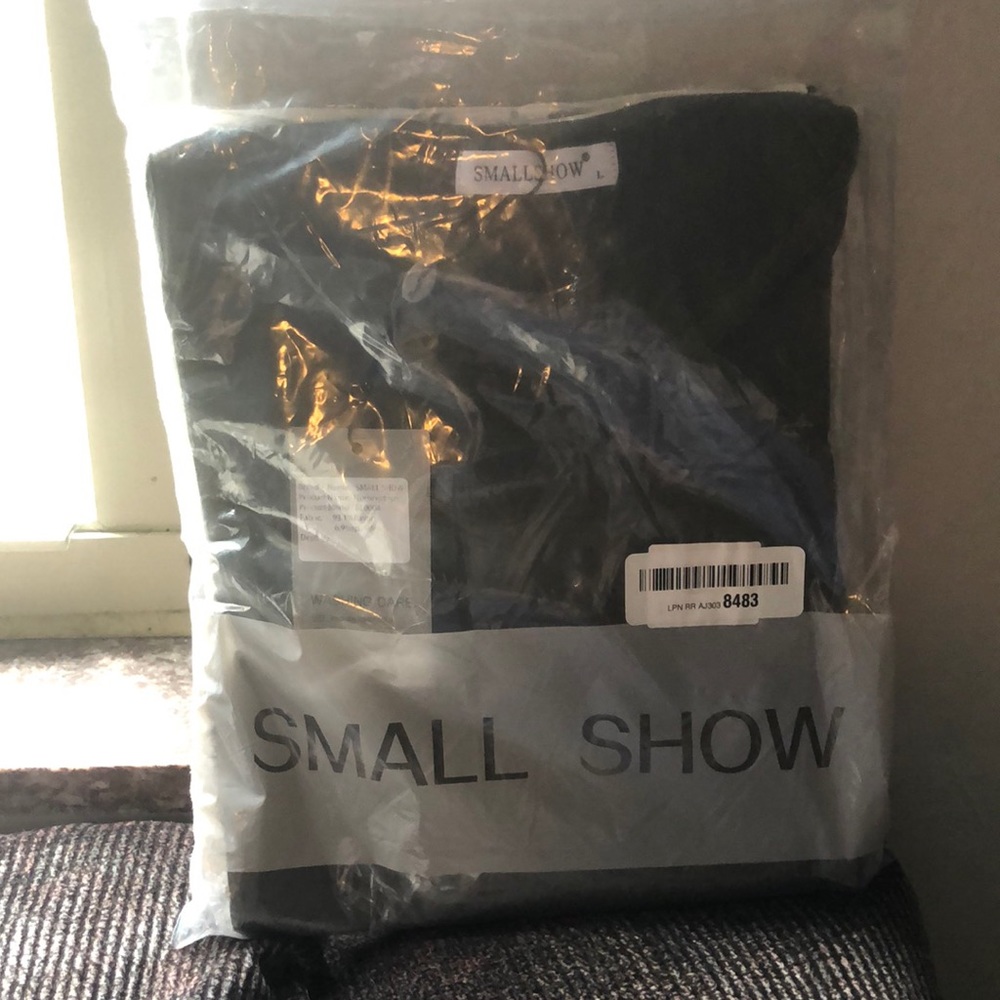 Small show maternity tops